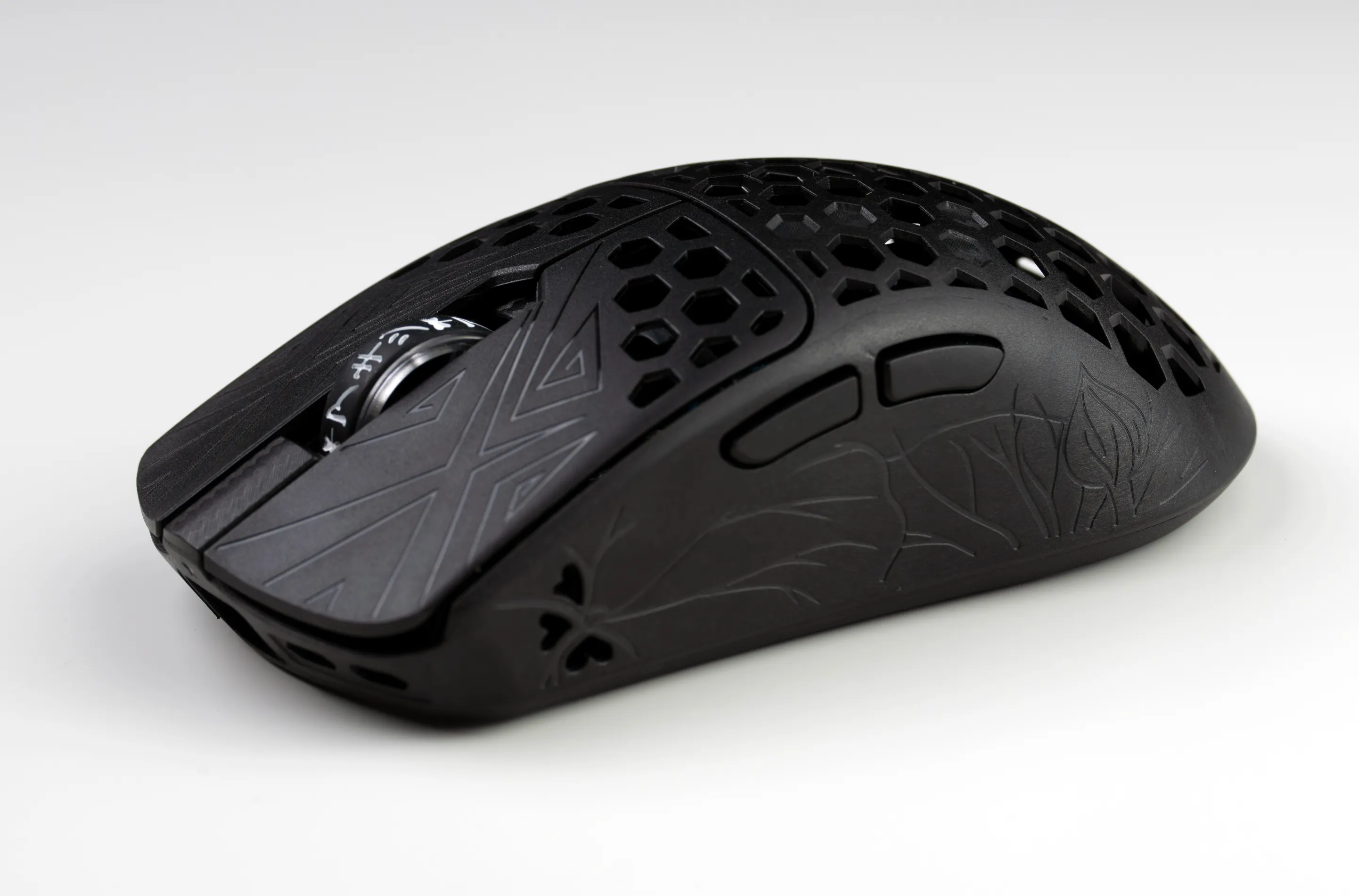 TENKO®  - AKITSU MEDIUM 40g Carbon Fiber 8K Wireless Gaming Mouse - Image 23
